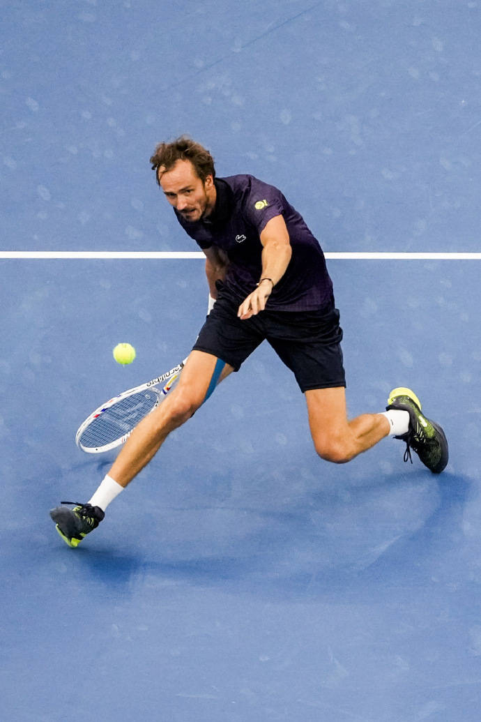 英国网球队爆冷美国网球队,梅德韦杰夫爆发神勇的简单介绍 英国网球队爆冷美国网球队,梅德韦杰夫爆发神勇的简单介绍