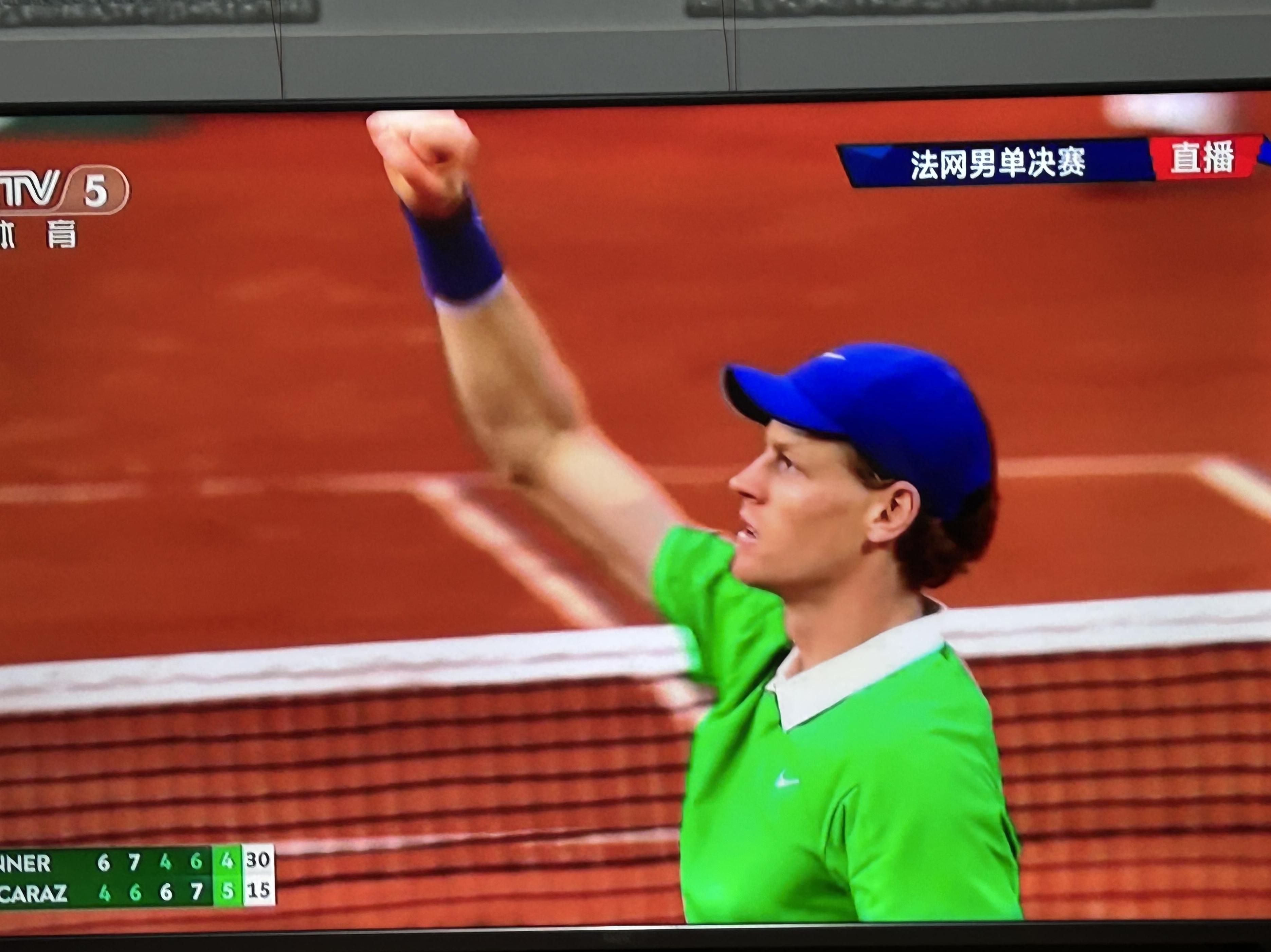 西班牙网球队险胜日本网球队,瓦林卡送出助攻的简单介绍 西班牙网球队险胜日本网球队,瓦林卡送出助攻的简单介绍