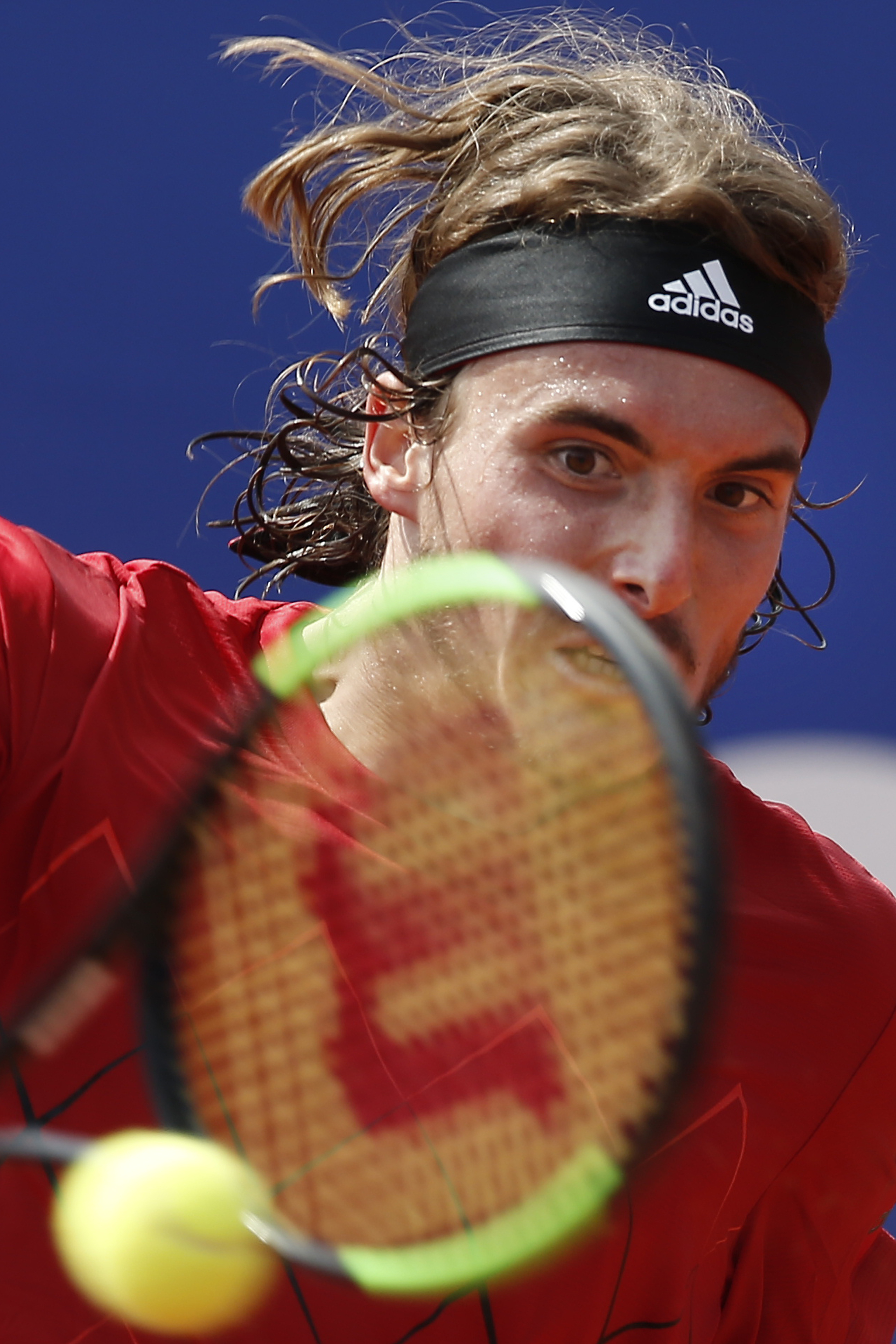 LOL英雄联盟投注-法国网球队血洗世界网球队，西西帕斯统治全场的简单介绍