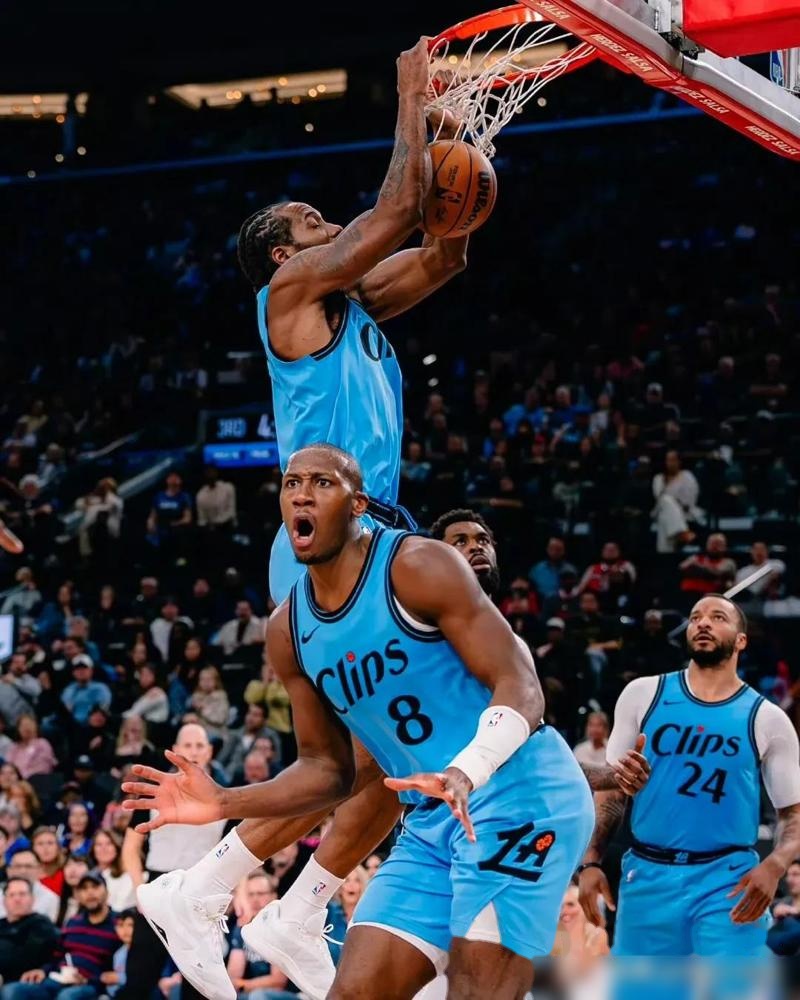 LOL英雄联盟赛事指南-灰熊轻取美国男篮，凯尔·库兹马一己之力扛起全队