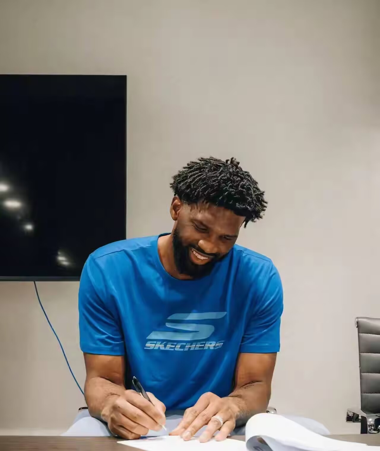 包含马刺鏖战波兰男篮,恩比德打破历史纪录的词条 包含马刺鏖战波兰男篮,恩比德打破历史纪录的词条