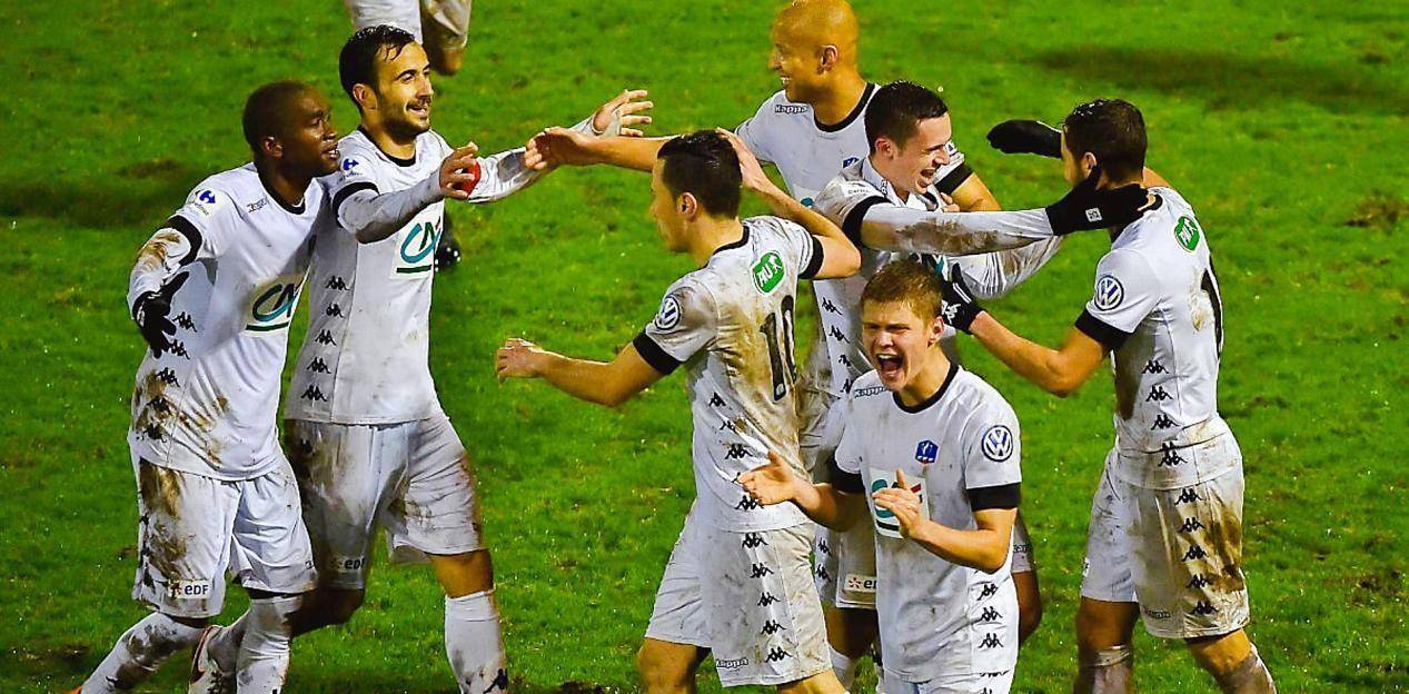 亚眠主场失点,输球无缘胜利 亚眠主场失点,输球无缘胜利