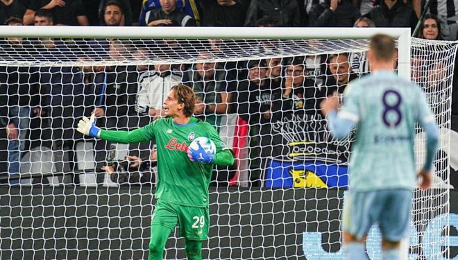 尤文图斯门将状态下滑,诸多疑问浮现 尤文图斯门将状态下滑,诸多疑问浮现