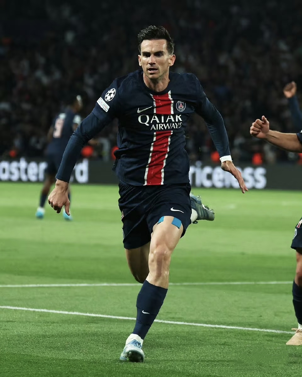 LOL英雄联盟投注竞猜-巴黎圣日耳曼大胜对手，轻松晋级的简单介绍