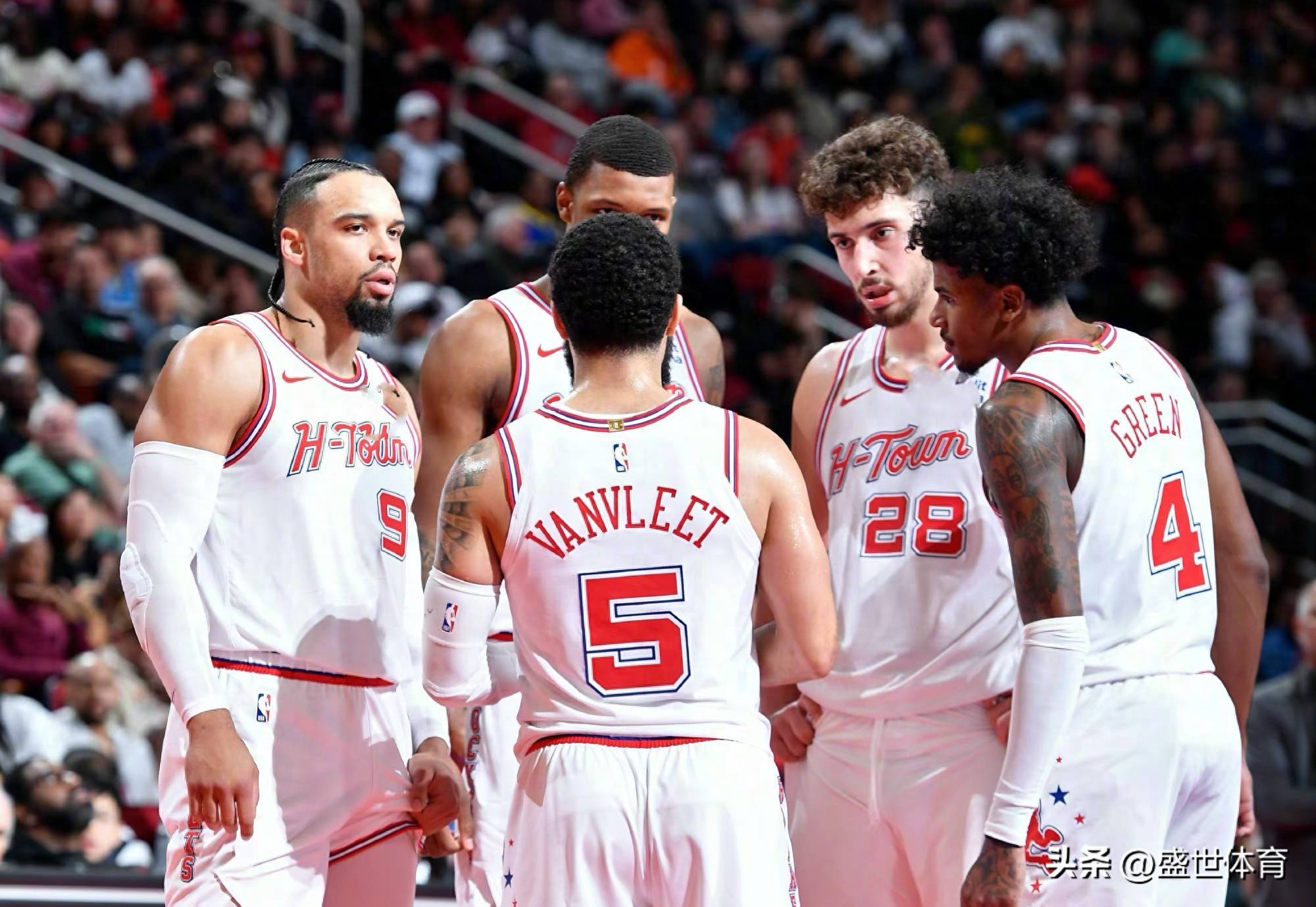 关于火箭新援表现抢眼,助球队连胜的信息 关于火箭新援表现抢眼,助球队连胜的信息