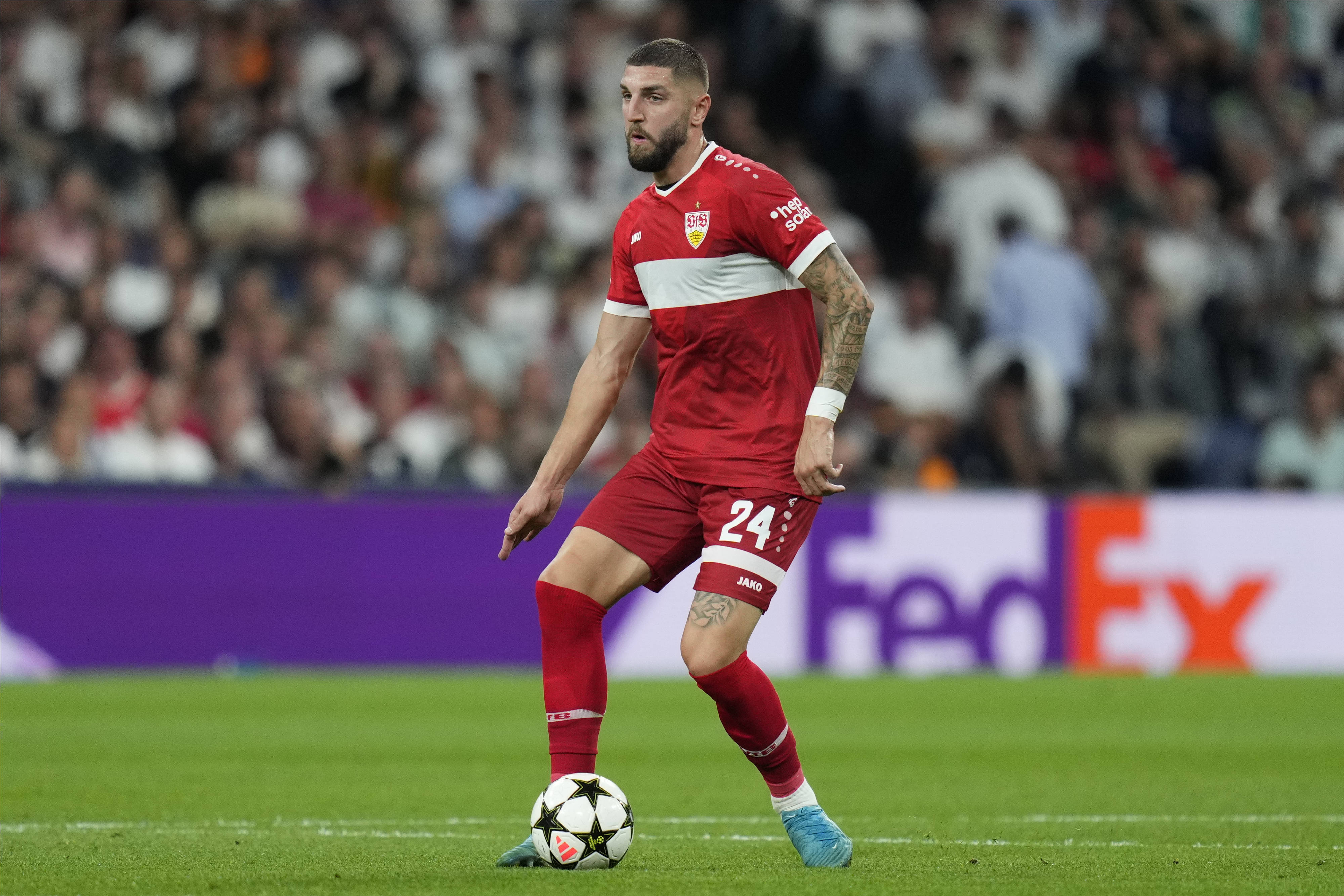 斯图加特阵中新援表现出色,赢得球迷好评的简单介绍 斯图加特阵中新援表现出色,赢得球迷好评的简单介绍