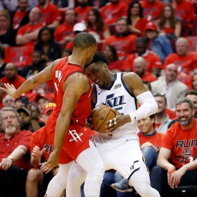 LOL英雄联盟投注竞猜-包含火箭全队发挥出色，轻取太阳的词条