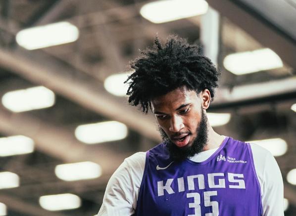 包含榜眼级新星横空出世，瞬间成为球场焦点的词条