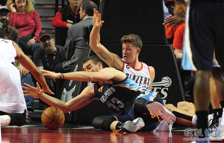 lol竞猜-关于灰熊鏖战天津队，利拉德点燃赛场的信息