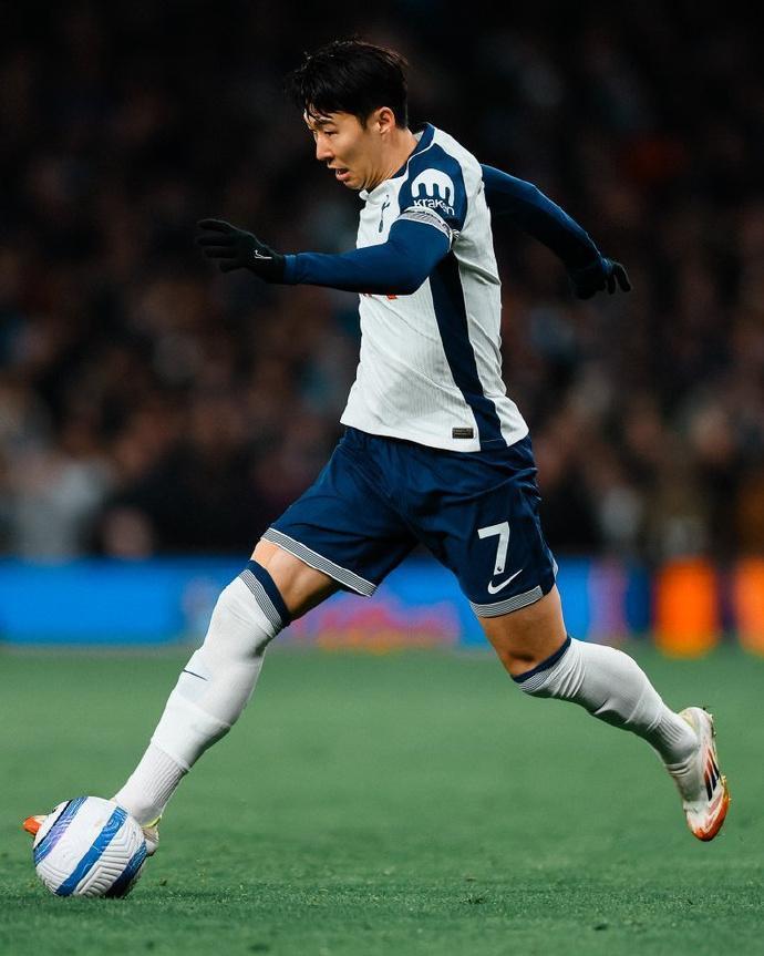 包含葡萄牙横扫塞内加尔，孙兴慜刷新纪录的词条