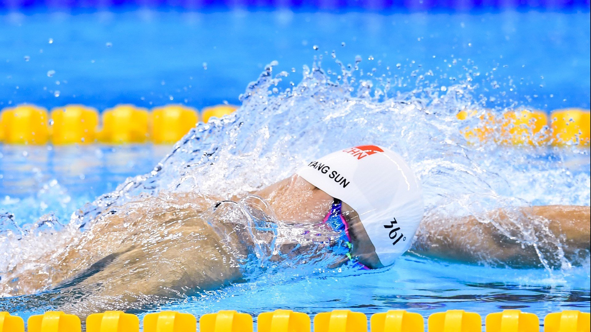 乔治末节封神！湖人轻取猛龙，关键先生一锤定音