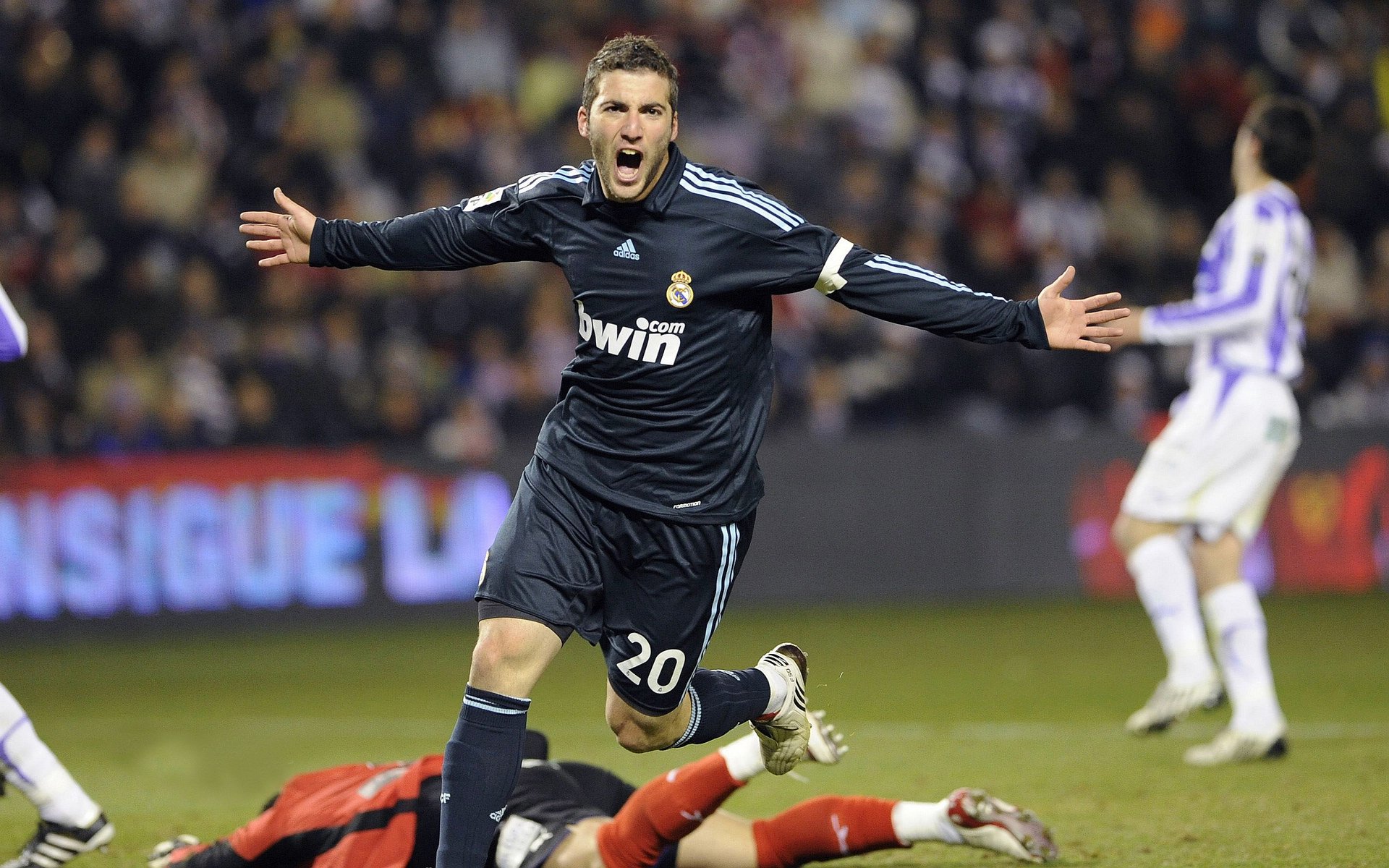 LOL英雄联盟投注平台-从NBA总决赛到绿茵场，当冲垮成为竞技体育的终极密码